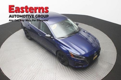 Deep Blue Pearl 2023 Nissan Altima SR FWD