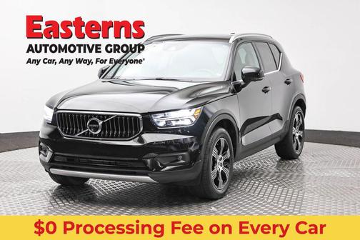 Black 2022 Volvo XC40 T5 Inscription