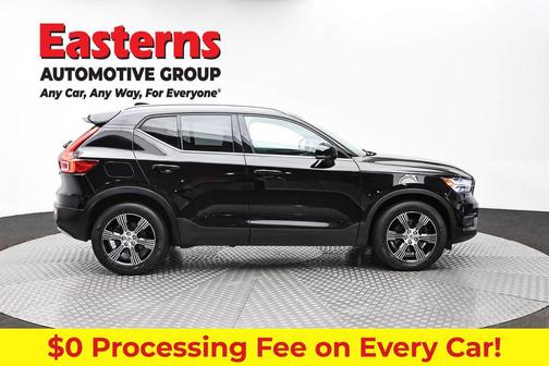 Black 2022 Volvo XC40 T5 Inscription