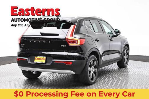 Black 2022 Volvo XC40 T5 Inscription