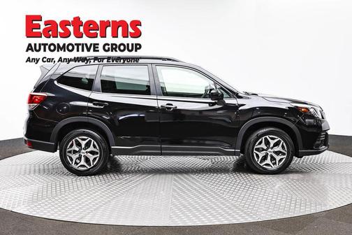 Crystal Black Silica 2022 Subaru Forester Premium