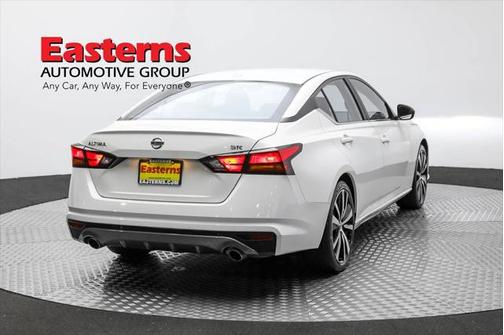 2022 Nissan Altima SR FWD
