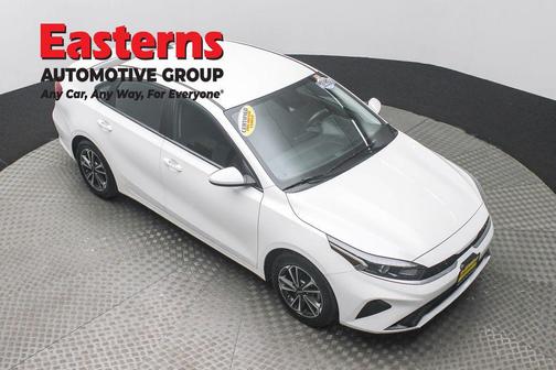 Snow White Pearl 2024 Kia Forte LXS