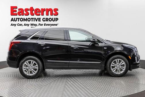 Stellar Black Metallic 2022 Cadillac XT5 Luxury