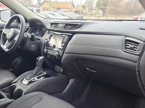 2020 Nissan Rogue SL