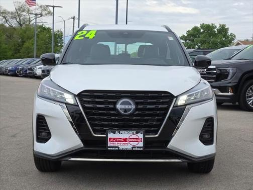 2024 Nissan Kicks SR