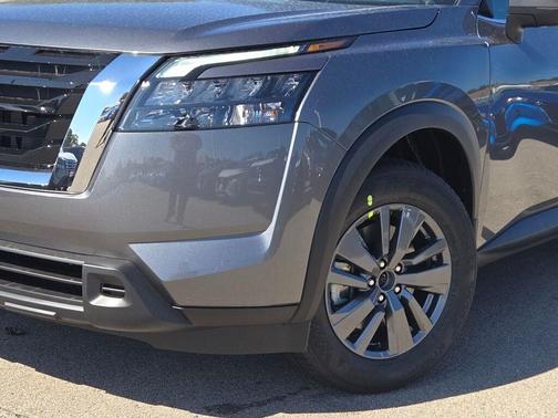 2025 Nissan Pathfinder SV 4WD