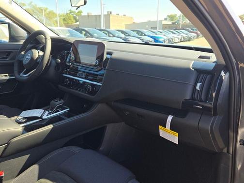 2025 Nissan Pathfinder SV 4WD