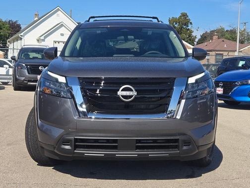 2025 Nissan Pathfinder SV 4WD