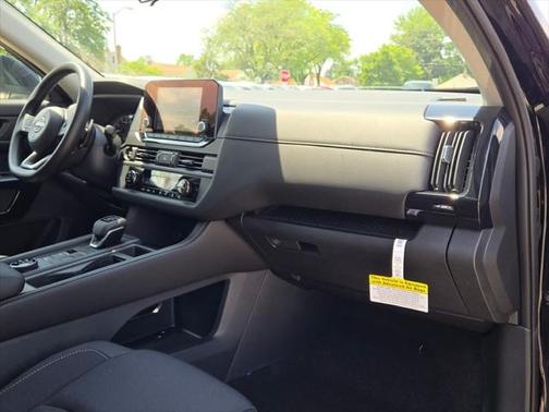 2025 Nissan Pathfinder S 4WD