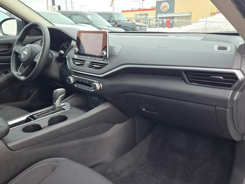 2025 Nissan Altima S FWD