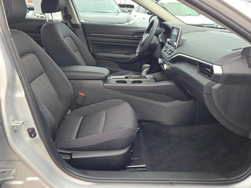 2025 Nissan Altima S FWD