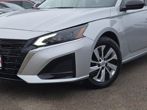 2025 Nissan Altima S FWD