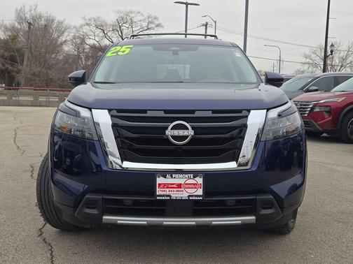 2025 Nissan Pathfinder Platinum 4WD