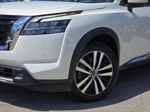 2023 Nissan Pathfinder Platinum 4WD