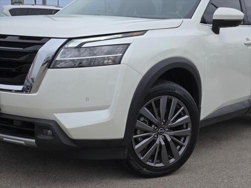 2023 Nissan Pathfinder SL 4WD