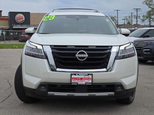 2023 Nissan Pathfinder SL 4WD