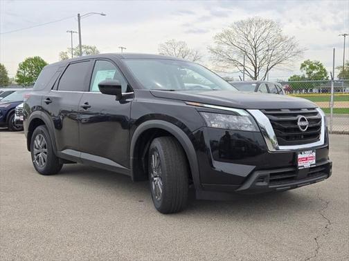 2025 Nissan Pathfinder S 4WD