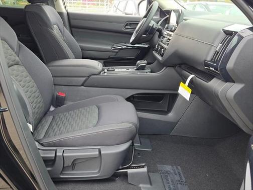 2025 Nissan Pathfinder S 4WD