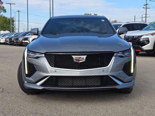 2023 Cadillac CT4 Sport