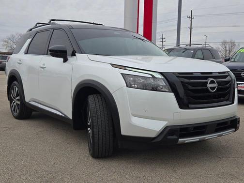 2025 Nissan Pathfinder Platinum 4WD