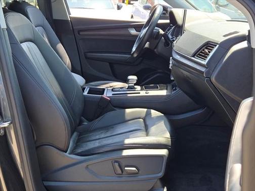 2022 Audi Q5 45 S line Premium Plus