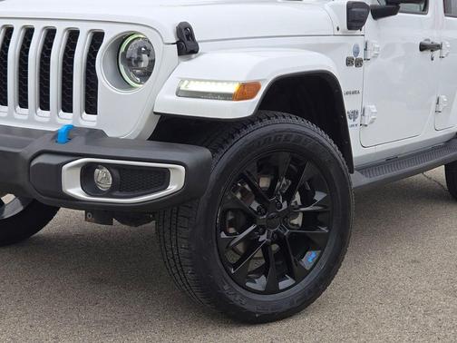 Bright White Clearcoat 2023 Jeep Wrangler 4xe Sahara