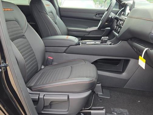2025 Nissan Pathfinder Rock Creek 4WD