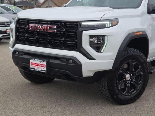 Summit White 2024 GMC Canyon Elevation