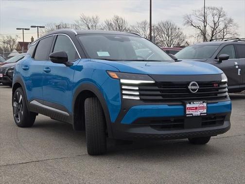 2025 Nissan Kicks SR