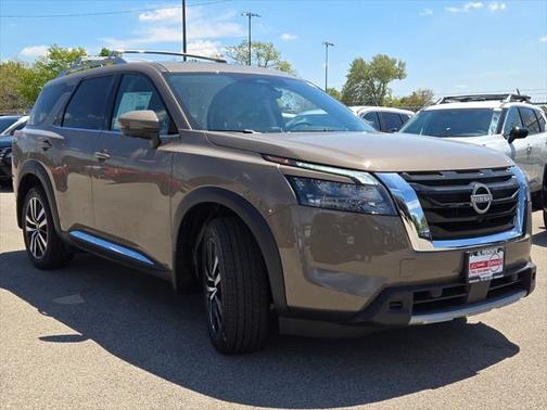 2025 Nissan Pathfinder Platinum 4WD