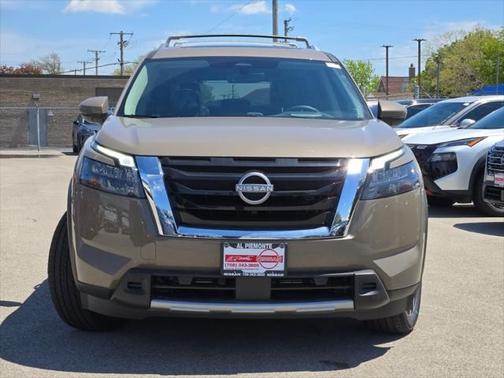 2025 Nissan Pathfinder Platinum 4WD