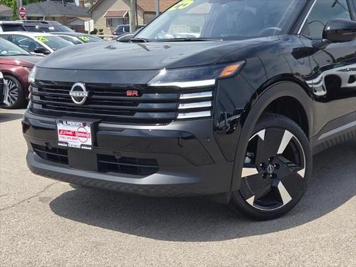 2025 Nissan Kicks SR