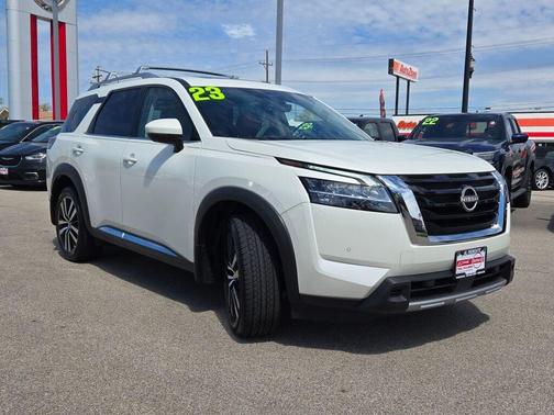 2023 Nissan Pathfinder Platinum 4WD