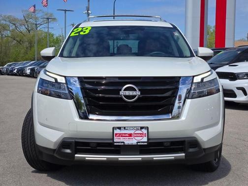 2023 Nissan Pathfinder Platinum 4WD