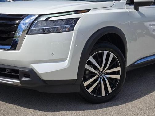 2023 Nissan Pathfinder Platinum 4WD