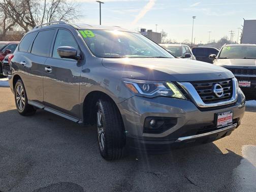2019 Nissan Pathfinder SL