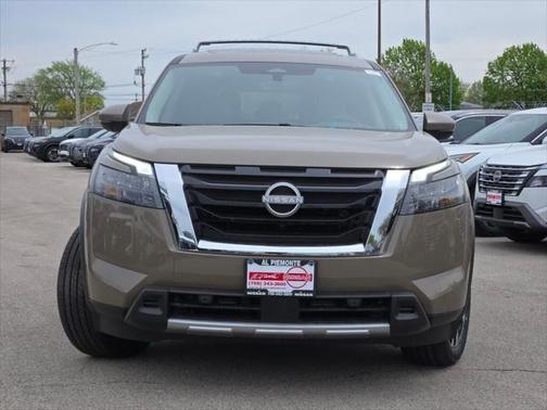 2025 Nissan Pathfinder Platinum 4WD