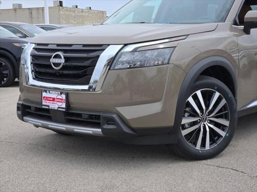 2025 Nissan Pathfinder Platinum 4WD