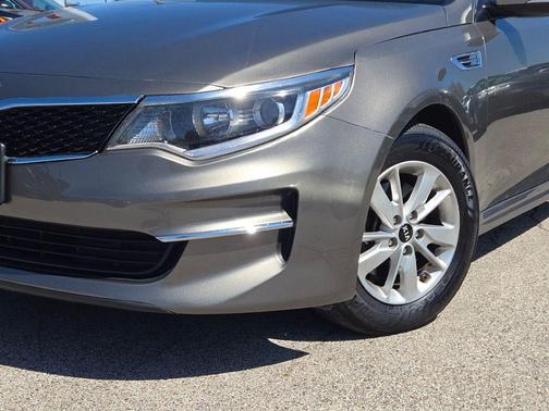 Titanium Silver 2018 Kia Optima LX