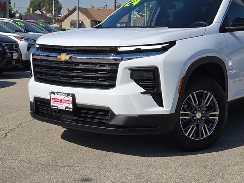 2024 Chevrolet Traverse LS