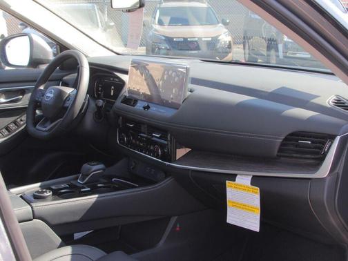 Gun Met 2026 Nissan Rogue Platinum