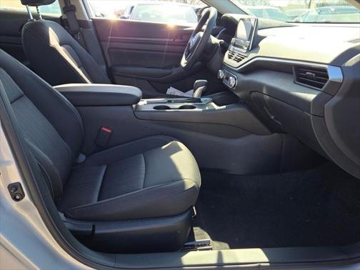 2025 Nissan Altima S FWD