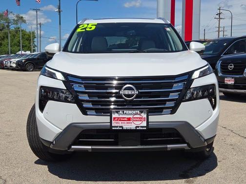 White Pearl 2025 Nissan Rogue SL