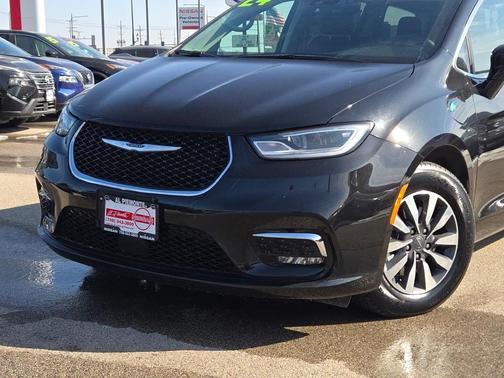 2024 Chrysler Pacifica Hybrid Select