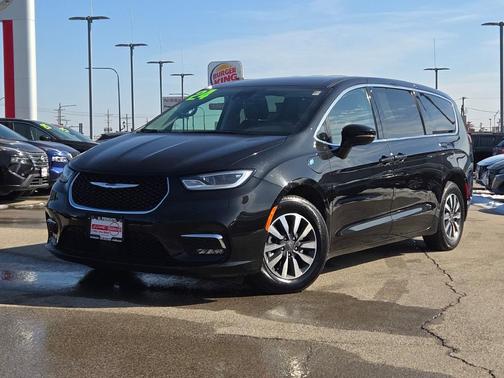 2024 Chrysler Pacifica Hybrid Select