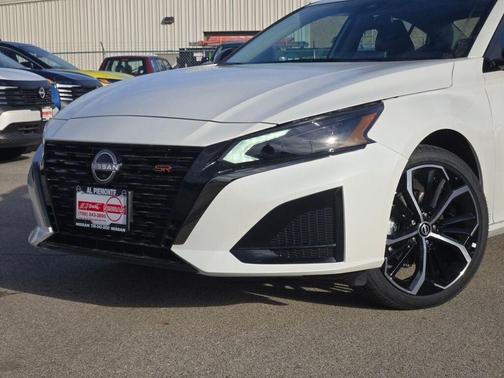 2025 Nissan Altima SR FWD