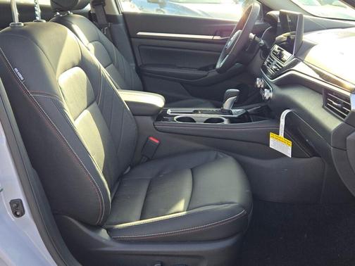 2025 Nissan Altima SR FWD