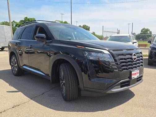 Super Black 2026 Nissan Pathfinder Platinum