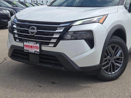 Everest White Pearl 2025 Nissan Rogue S